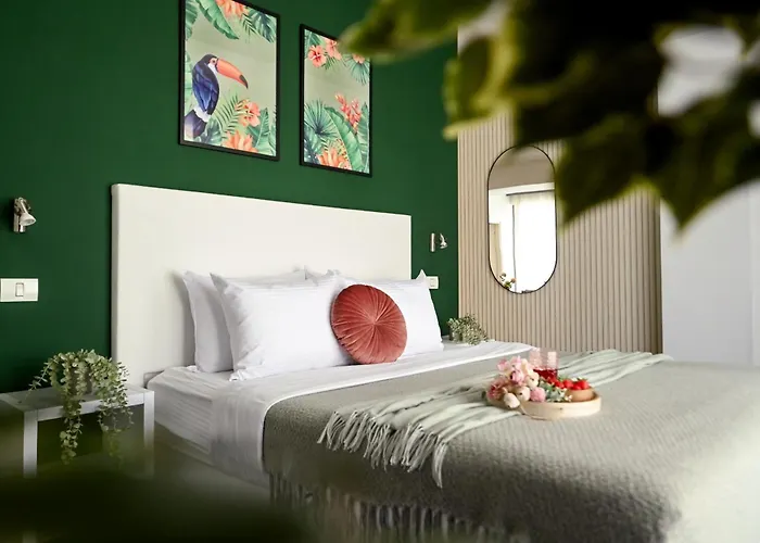 Urban Paradise - Modern Central Accommodation